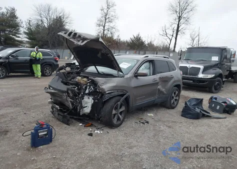 2019 Jeep Cherokee Limited 4X4 from USA, damaged, VIN 1C4PJMDX6KD133268